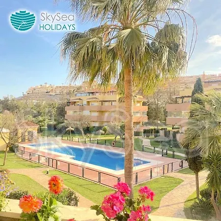 Апартаменты Sky Sea Holidays Mijas Costa *