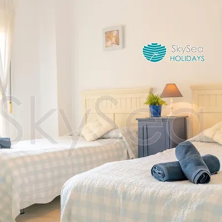 Апартаменты Sky Sea Holidays Mijas Costa *