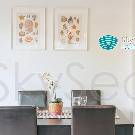 Апартаменты Sky Sea Holidays Mijas Costa *